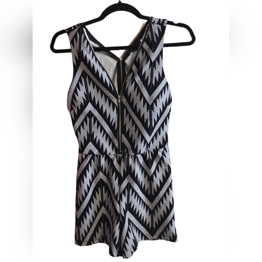 UK2LA Romper - Picture 3 of 4